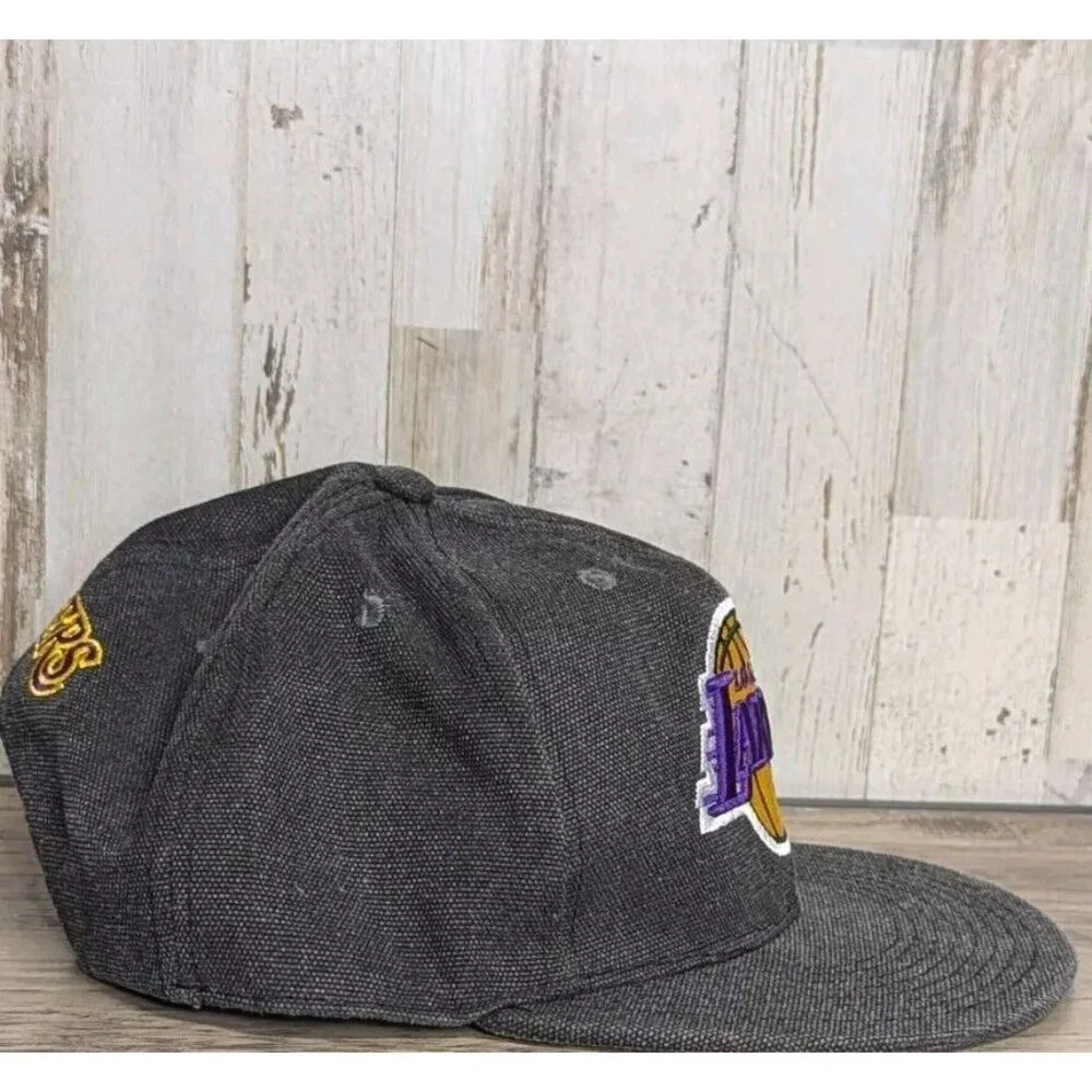 Los Angeles Lakers NBA Ultra Game Hat Snapback Gray Basketball